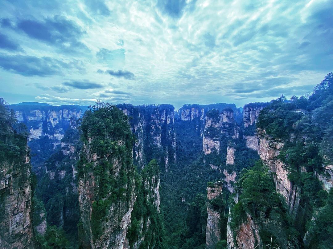 張家界不跟團(tuán)自由行攻略，張家界自助游攻略，不跟團(tuán)的自由行指南