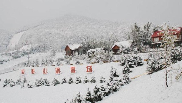 北京冬天必去的十大景點——冰雪之旅的絕佳選擇，北京冬季必游十大景點——冰雪之旅的夢幻之選