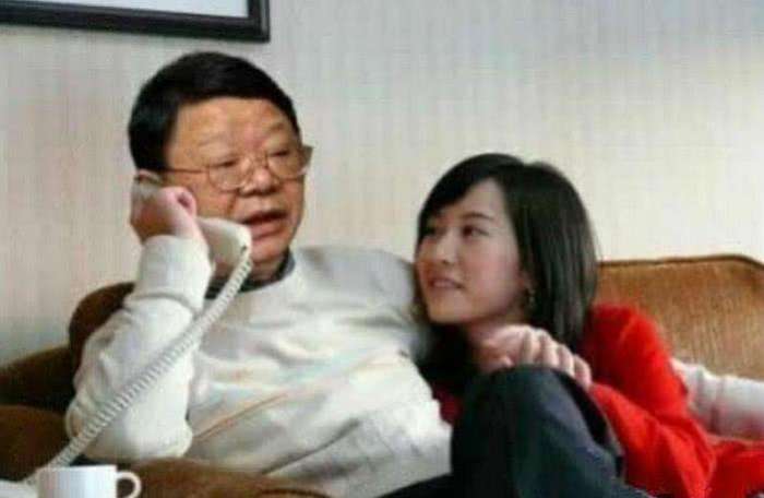揭秘文強(qiáng)與多位女星的交集——不為人知的背后故事，文強(qiáng)與女星背后的隱秘故事揭秘