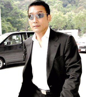 梁家輝個(gè)人資料，一位才華橫溢的演員的獨(dú)特歷程，梁家輝，才華橫溢演員的獨(dú)特歷程與成長(zhǎng)軌跡