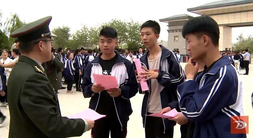 征兵報(bào)名條件詳解，征兵報(bào)名條件的詳細(xì)解析
