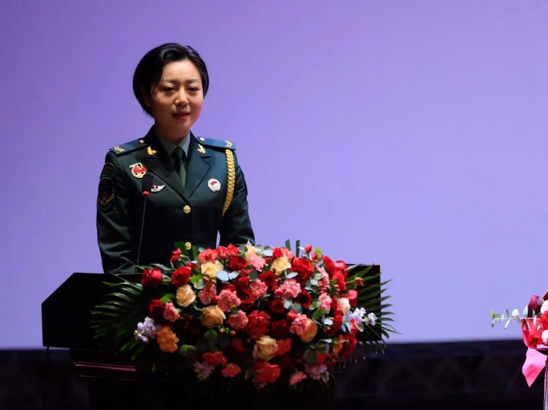 三軍儀仗隊女兵毛雯，英勇巾幗，榮耀軍旅，三軍儀仗隊女兵毛雯，英勇巾幗的榮耀軍旅之路