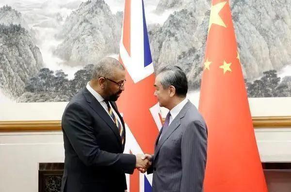 軍情六處與軍情五處，揭秘英國情報世界的雙重神秘面紗，英國軍情六處與五處揭秘，雙重神秘面紗下的情報世界