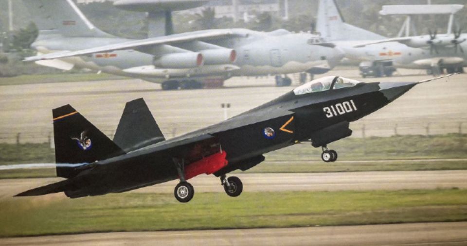 殲-31B戰(zhàn)機橫空出世，探索新一代戰(zhàn)斗機的先進技術(shù)與獨特優(yōu)勢，殲-31B戰(zhàn)機橫空出世，新一代戰(zhàn)斗機的尖端科技與獨特優(yōu)勢探索