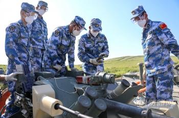 揭秘中國(guó)新型武器，2021年軍事科技領(lǐng)域的矚目焦點(diǎn)，揭秘中國(guó)軍事科技焦點(diǎn)，新型武器引領(lǐng)矚目焦點(diǎn)，2021年展望