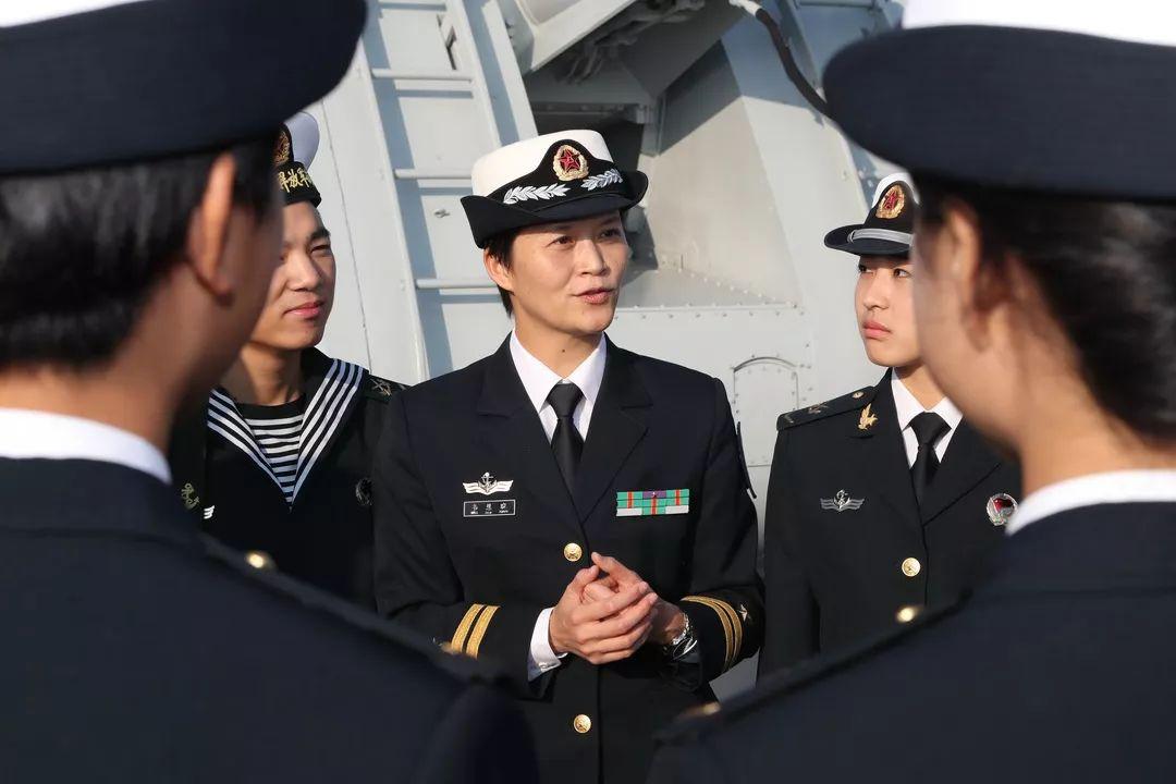 鄭州號(hào)驅(qū)逐艦首位女艦長，打破界限的航海英雄，鄭州號(hào)驅(qū)逐艦首位女艦長，航海英雄，性別界限的突破者