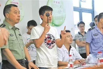 女兵體檢，專業(yè)與尊重的平衡，女兵體檢，專業(yè)檢查與尊重之間的平衡之道