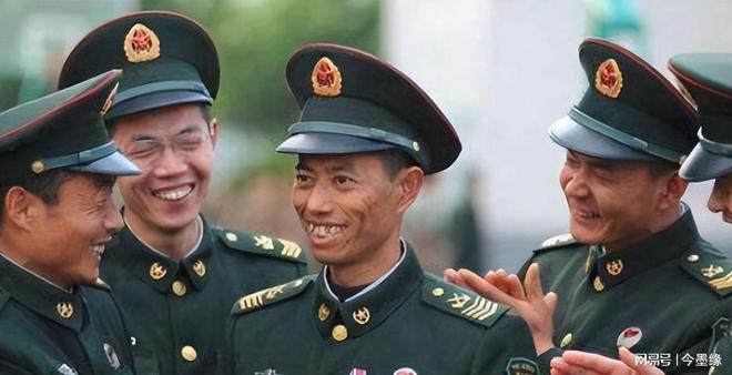 軍士長是什么級別？深入了解軍士長的職責(zé)與地位，軍士長的職責(zé)與地位，揭秘軍士長的級別與角色
