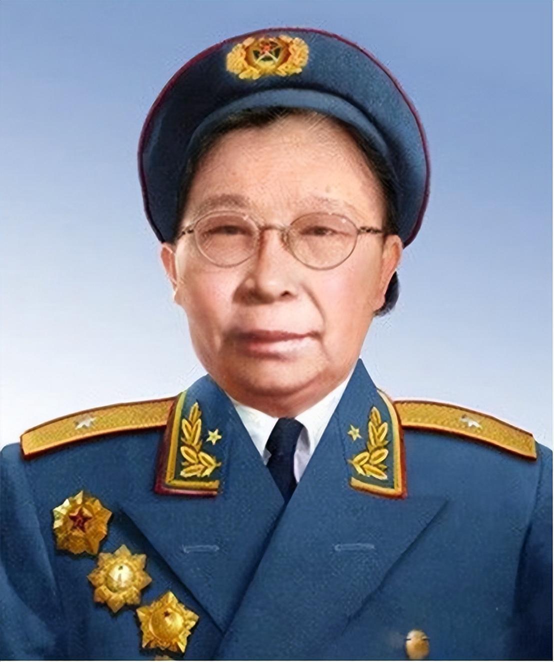 揭秘臺軍女少將照片背后的故事，臺軍女少將照片背后的故事揭秘