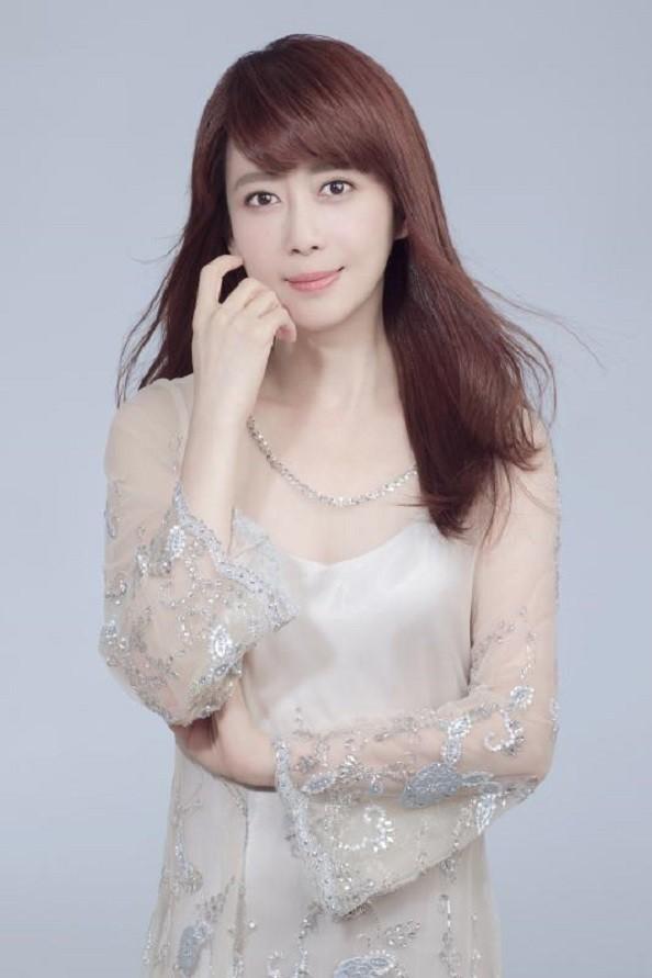 女星張暖雅，閃耀娛樂圈的璀璨明星，女星張暖雅，娛樂圈的璀璨之星