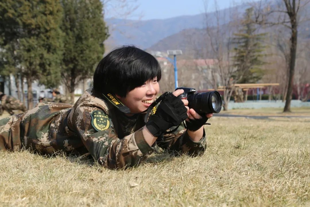 女兵在部隊(duì)里有人追嗎？——探尋軍營中的愛情故事，軍營中的愛情故事探尋，女兵在部隊(duì)里的情感世界