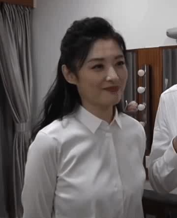 揭秘明星素顏真相，為何明星素顏照往往不盡如人意？，揭秘明星素顏真相，為何明星真實面容并不如想象中完美？