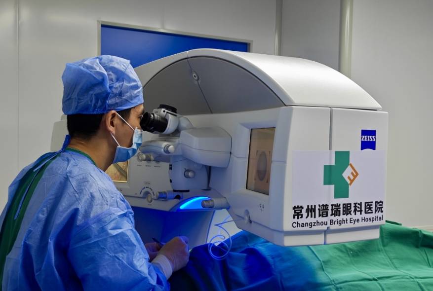 全飛秒手術(shù)老了以后會(huì)瞎嗎？深入了解與解析，全飛秒手術(shù)對(duì)視力影響深度解析，老化后視力會(huì)否受影響？
