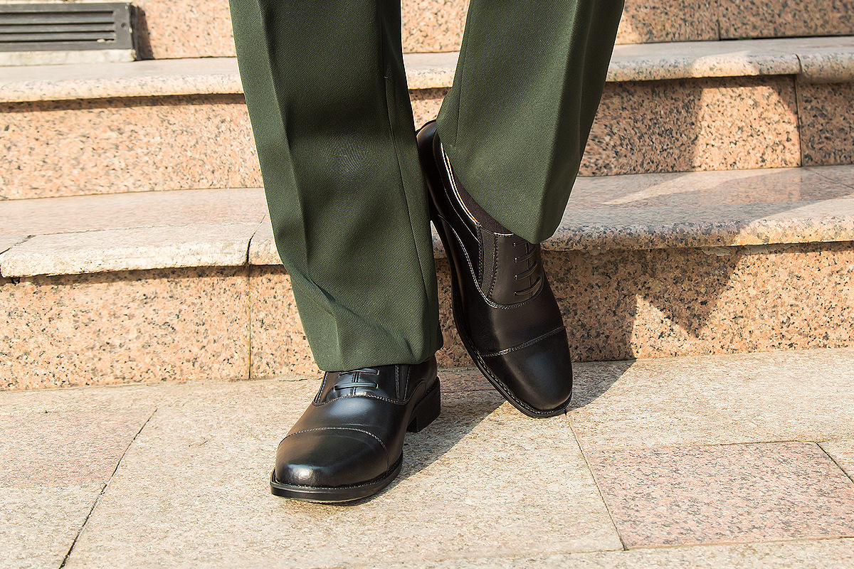 軍官皮鞋，選購(gòu)指南與保養(yǎng)秘籍，軍官皮鞋選購(gòu)指南與保養(yǎng)秘籍全攻略