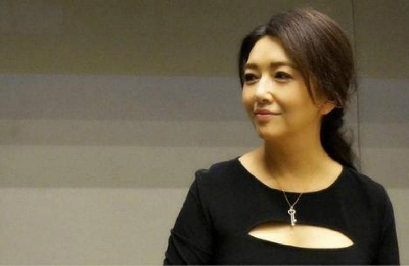 江珊與張博的絕美結(jié)婚照，愛情與幸福的見證，江珊與張博的絕美結(jié)婚照，愛情與幸福的甜蜜見證