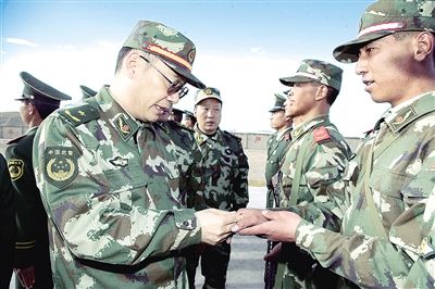 武警新疆總隊(duì)司令員，職責(zé)、貢獻(xiàn)與未來(lái)展望，武警新疆總隊(duì)司令員，職責(zé)擔(dān)當(dāng)、貢獻(xiàn)矚目與未來(lái)展望
