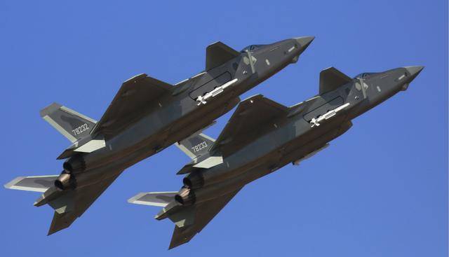 殲-20首飛時間，揭秘中國新一代隱身戰(zhàn)斗機的誕生歷程，揭秘殲-20隱身戰(zhàn)斗機首飛歷程，中國新一代戰(zhàn)斗機的誕生之路