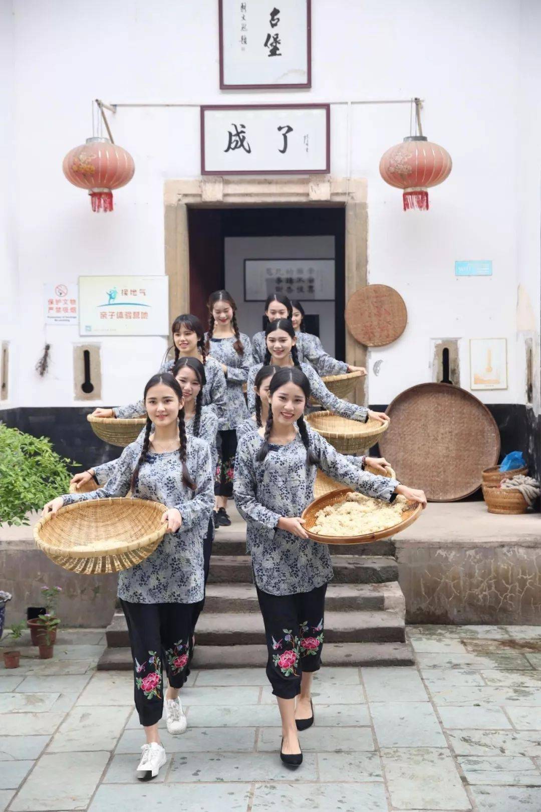 客家娘，傳統(tǒng)魅力與現(xiàn)代價值的交融，客家娘，傳統(tǒng)魅力與現(xiàn)代價值的完美交融