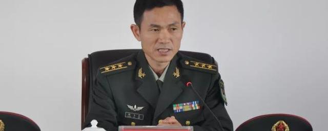 軍官與政府官員之間的關(guān)系，權(quán)力與職責(zé)的探討，軍官與政府官員關(guān)系揭秘，權(quán)力與職責(zé)的深度探討