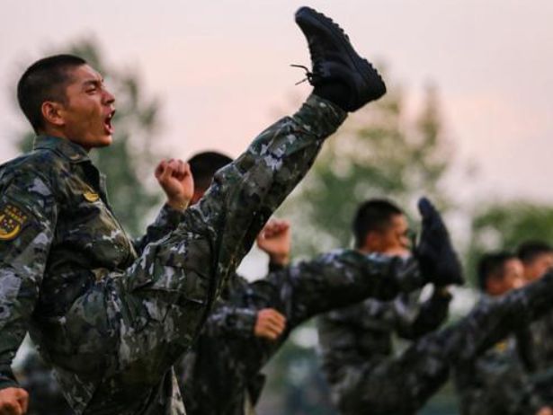 當(dāng)兵的要求和條件2023，如何成為一名合格的軍人，2023年當(dāng)兵要求和條件詳解，如何邁向合格軍人的道路