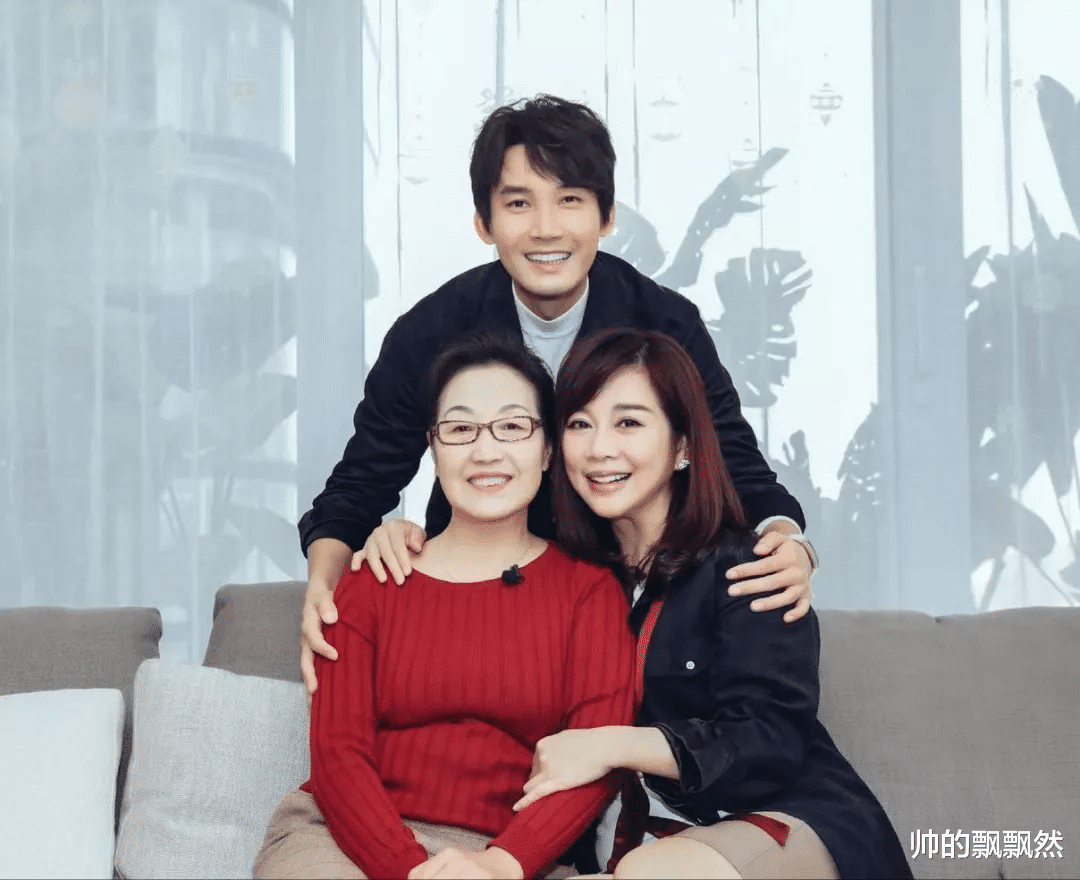 張鐸第一任妻子的神秘面紗——探索背后的故事，張鐸第一任妻子的神秘故事揭秘