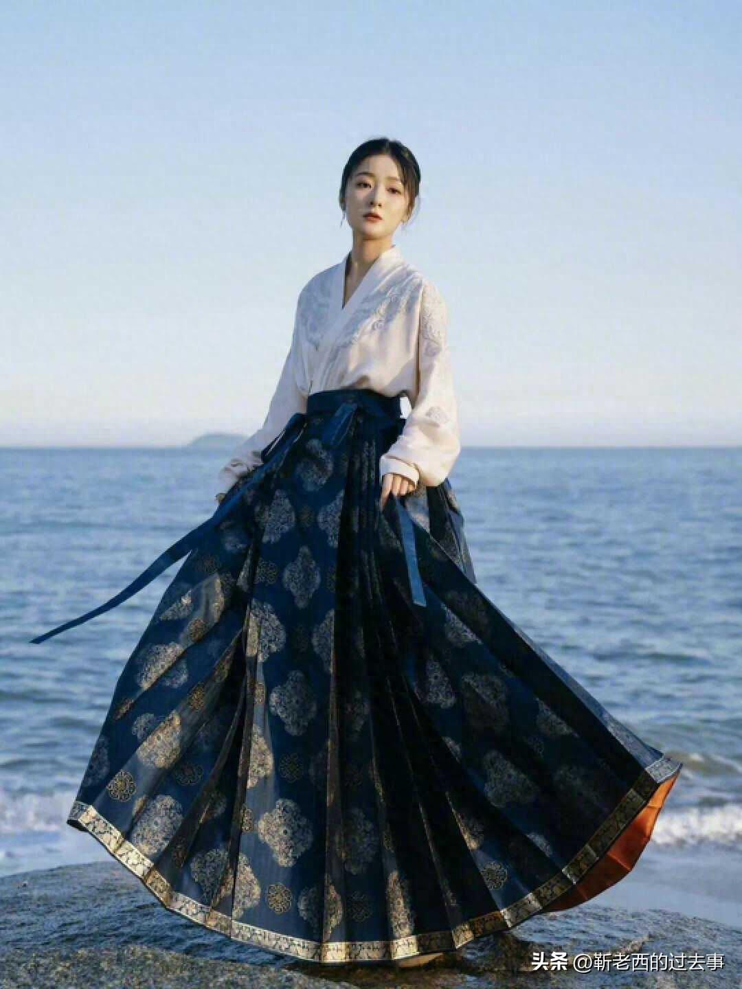 迪麗熱巴Dior，閃耀星辰下的時尚女王，迪麗熱巴Dior，星辰下的時尚霸主