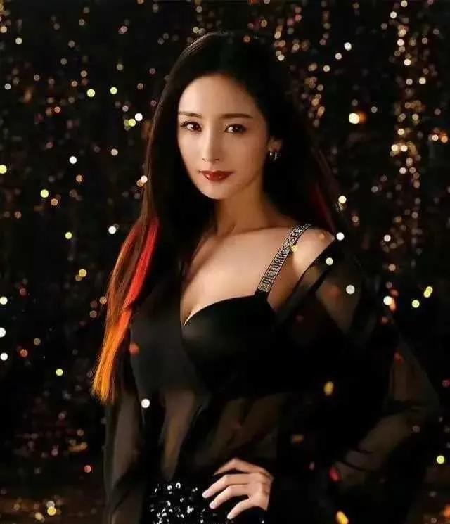 明星代言費(fèi)是一次性拿嗎？深度解析代言費(fèi)用支付方式及影響因素，深度解析，明星代言費(fèi)支付方式及影響因素揭秘，代言費(fèi)是否一次性到賬？