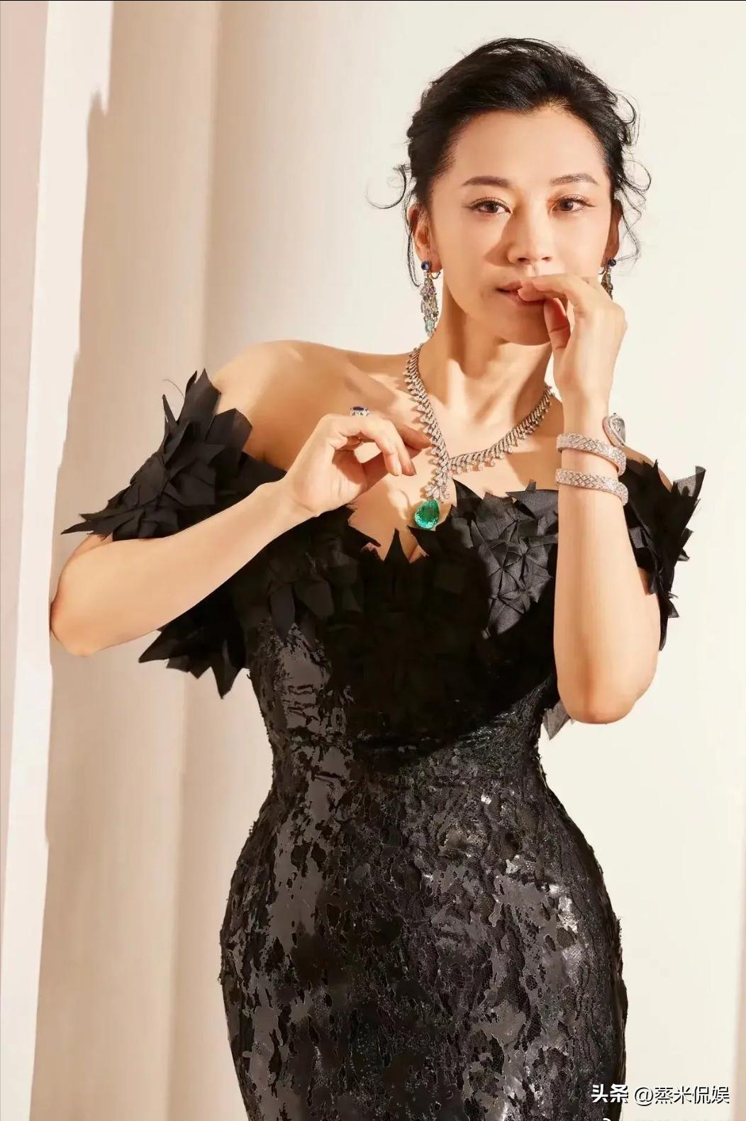 娛樂(lè)圈絕對(duì)真實(shí)的爆料2022，揭秘明星背后的故事，揭秘娛樂(lè)圈真實(shí)內(nèi)幕，明星背后的故事曝光 2022最新爆料