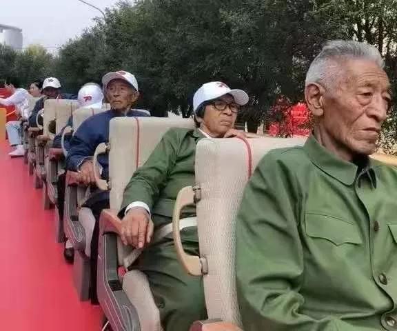 央視超清畫(huà)質(zhì)下的精彩瞬間，觀看2019閱兵視頻完整版，央視超清畫(huà)質(zhì)下的閱兵精彩瞬間，觀看2019閱兵視頻完整版回顧