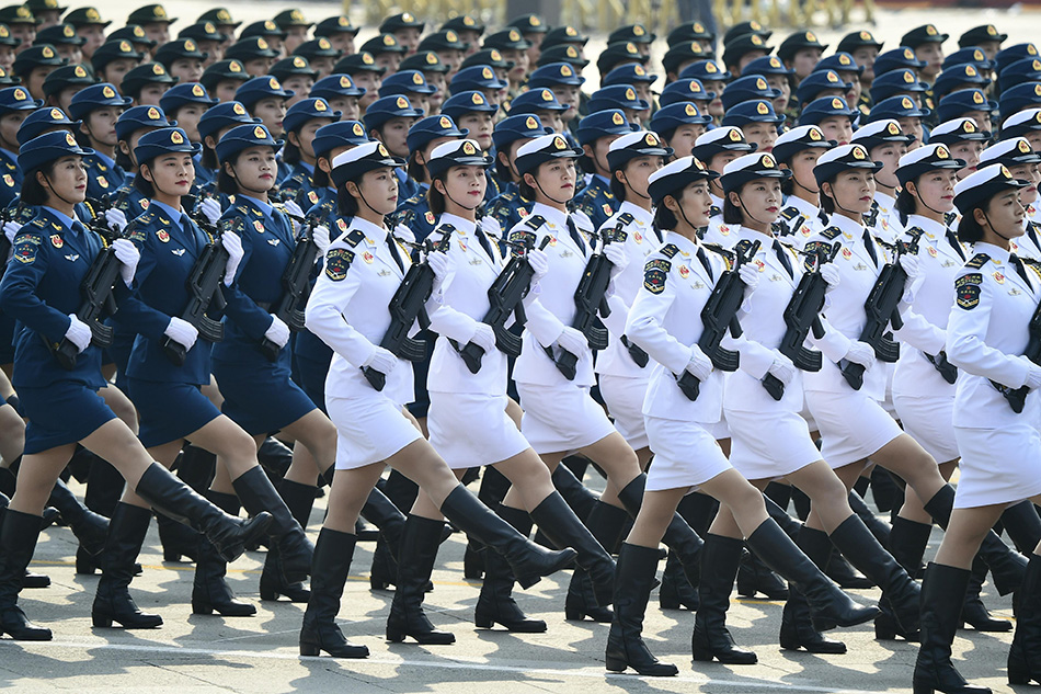 2019閱兵女兵方隊(duì)美女，巾幗不讓須眉的榮耀瞬間，巾幗風(fēng)采，閱兵女兵方隊(duì)中的榮耀瞬間