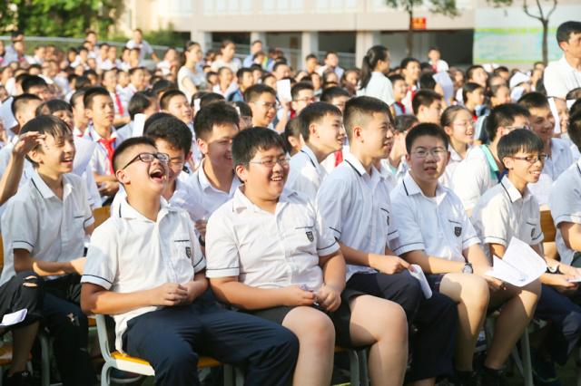 小品打劫完整版，劇情、角色與幽默元素解析，小品打劫完整版劇情、角色與幽默元素深度解析