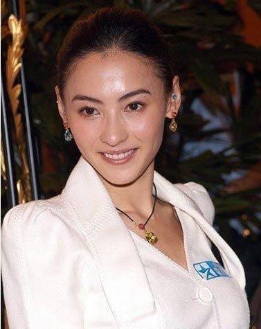 張柏芝三子的身世之謎，探究其生父身份，張柏芝三子生父身份揭秘，身世之謎探究