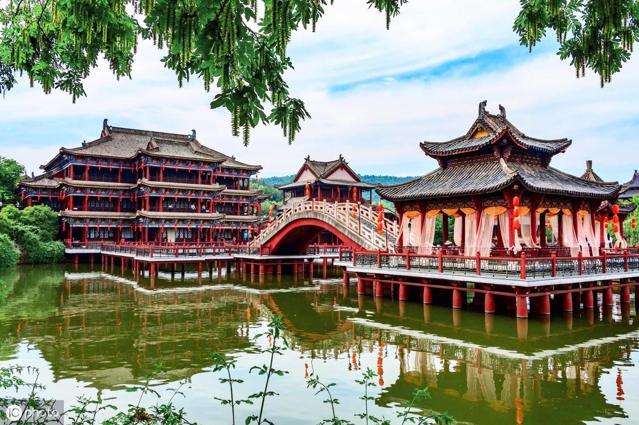 橫店必去三大景點(diǎn)，探秘歷史與文化的魅力之旅，橫店探秘，三大景點(diǎn)體驗(yàn)歷史與文化的魅力之旅