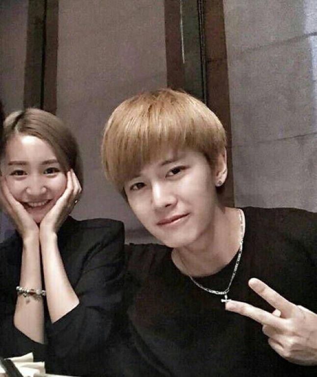 聶歡任嘉倫結(jié)婚照，愛情與星光的完美結(jié)合，聶歡任嘉倫結(jié)婚照，愛情與星光的閃耀瞬間