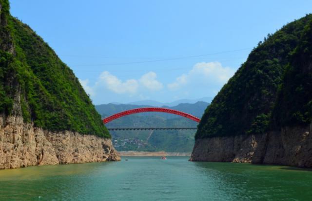 長江三峽最佳旅游時(shí)間，探索最佳旅行季節(jié)，領(lǐng)略壯麗景色，長江三峽最佳旅行季節(jié)，領(lǐng)略壯麗景色的絕佳時(shí)間