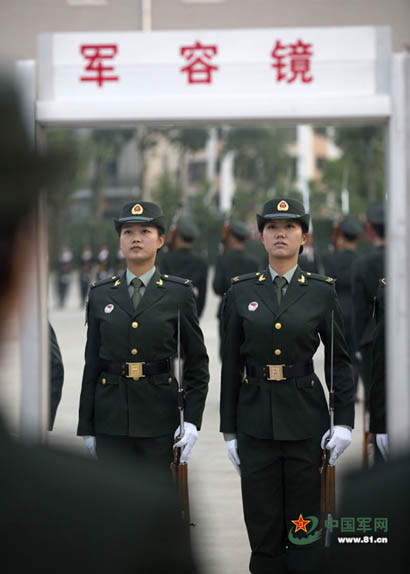 儀仗隊女兵邱婧，堅韌與榮耀的象征，儀仗隊女兵邱婧，堅韌之魂，榮耀之證