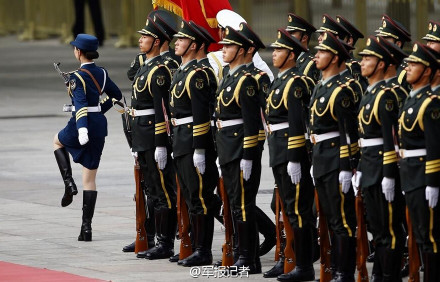 三軍儀仗隊(duì)女兵微博，展現(xiàn)新時(shí)代巾幗風(fēng)采，三軍儀仗隊(duì)女兵微博展現(xiàn)新時(shí)代女性風(fēng)采