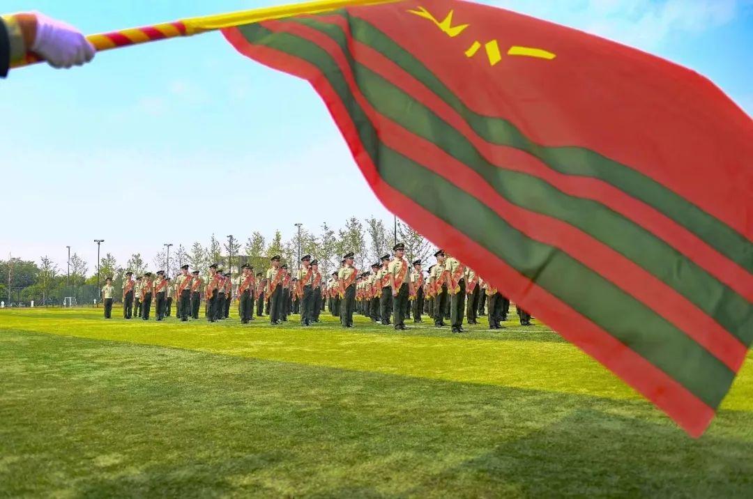 最新八一軍旗圖片展示及其象征意義，八一軍旗圖片展示，象征意義深度解讀