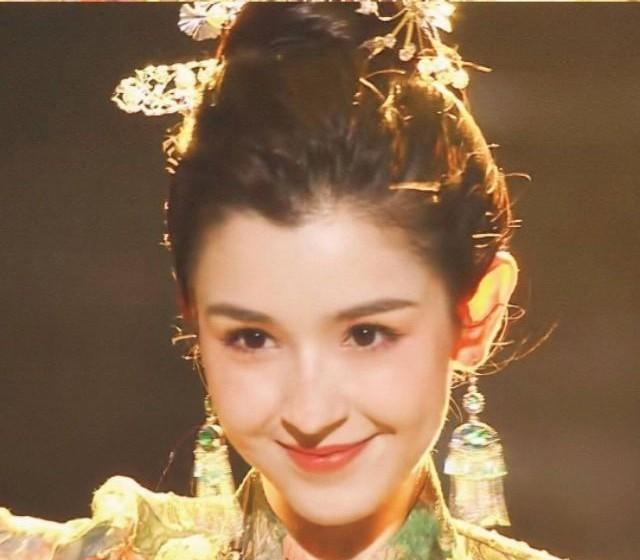哈妮克孜遭遇蠟燭燒傷事件，關(guān)注安全，呼吁關(guān)愛之心，哈妮克孜蠟燭燒傷事件引發(fā)關(guān)注，呼吁安全意識(shí)和關(guān)愛之心