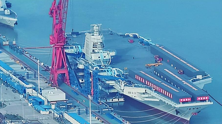 航空母艦多少錢一臺(tái)，價(jià)格因素與全球趨勢分析，全球航空母艦價(jià)格解析，費(fèi)用、影響因素與趨勢分析
