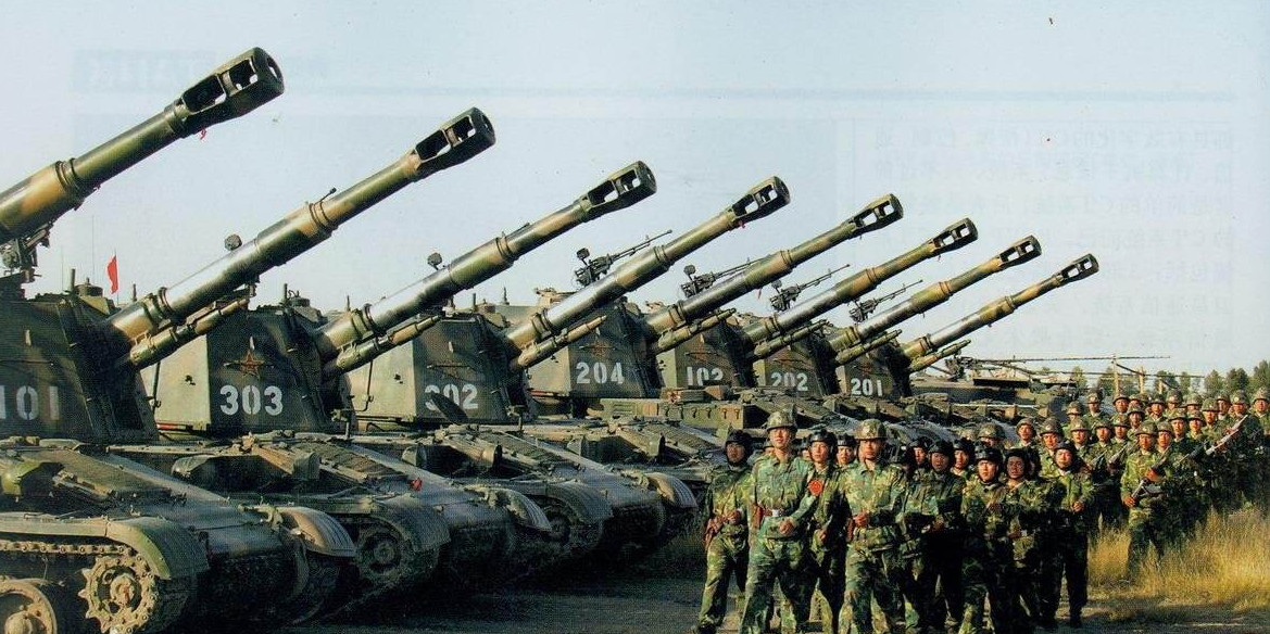 中國(guó)目前最新的軍事武器，展現(xiàn)強(qiáng)大國(guó)防實(shí)力與科技創(chuàng)新的成果，中國(guó)最新軍事武器展示國(guó)防實(shí)力與科技創(chuàng)新成果