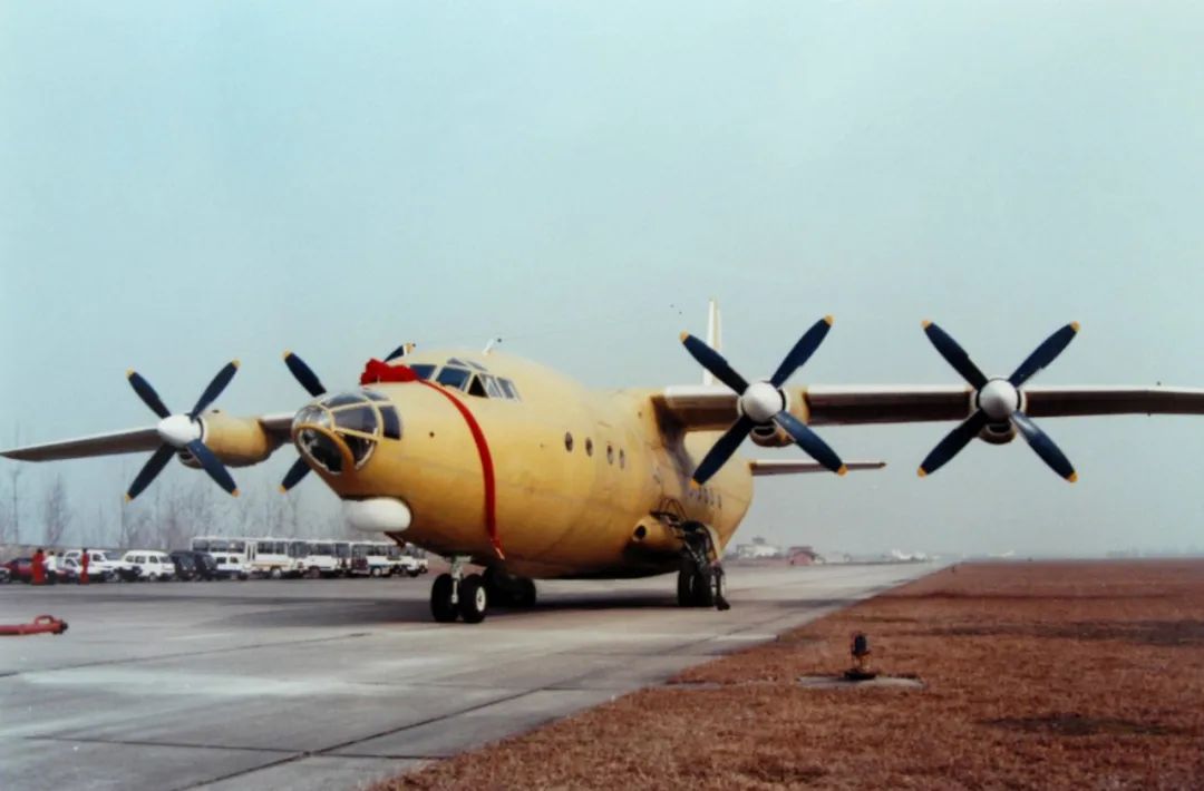 運(yùn)8，中國航空工業(yè)的驕傲，運(yùn)8，中國航空工業(yè)的輝煌驕傲