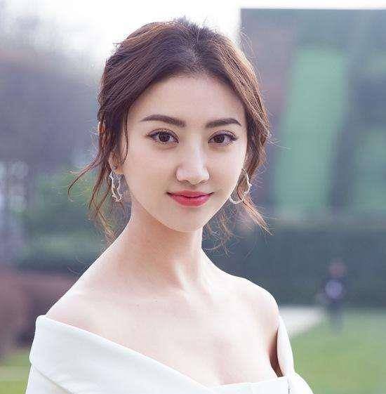 娛樂圈女明星顏值排行榜，美麗璀璨的天際線，娛樂圈女明星顏值排行榜，璀璨天際線的美麗競賽