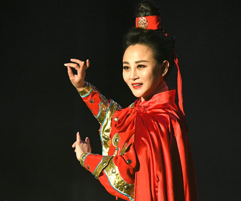 京劇演員儲(chǔ)蘭蘭去世，緬懷一位杰出的藝術(shù)家，緬懷杰出藝術(shù)家儲(chǔ)蘭蘭逝世，京劇界的巨大損失