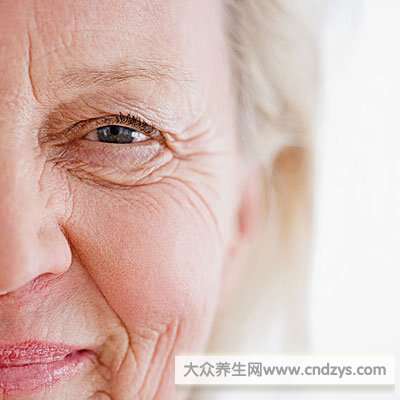 祛皺最有效的8個偏方，自然美容的秘訣，揭秘祛皺偏方，自然美容秘訣，告別皺紋煩惱