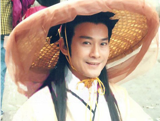 鄭少秋個(gè)人資料及年齡介紹，鄭少秋個(gè)人資料與年齡簡(jiǎn)介