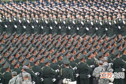 震撼心靈——觀2019年閱兵儀式有感，心靈震撼，閱兵儀式下的榮耀時(shí)刻——觀2019年閱兵有感