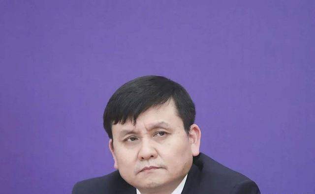 饒毅評價張文宏，醫(yī)學(xué)領(lǐng)域的兩位領(lǐng)軍人物之見，饒毅與張文宏，醫(yī)學(xué)領(lǐng)域的兩大領(lǐng)軍人物深度解讀