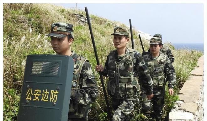 中國武警部隊和解放軍的區(qū)別，職責(zé)、組織與功能的不同解析，中國武警部隊與解放軍的職責(zé)、組織差異解析，職責(zé)與功能的不同對比