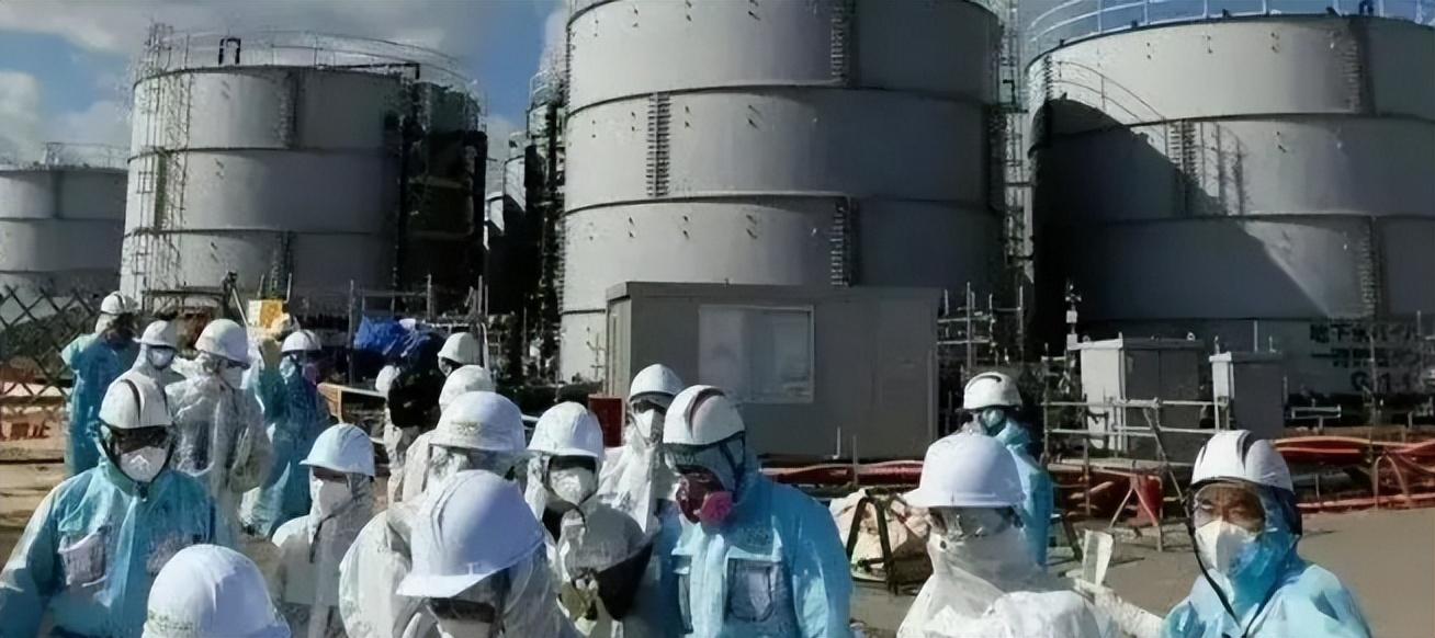 央視轟-20首飛，揭秘新一代戰(zhàn)略轟炸機的魅力，央視獨家揭秘，新一代戰(zhàn)略轟炸機轟-20首飛震撼登場！